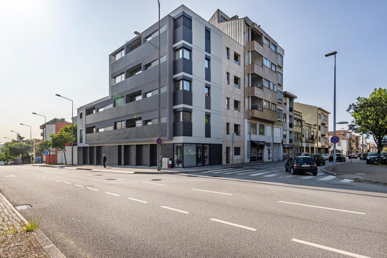 Nomads Lux - 2Bdr & Parking Flores Square 포르투 외부 사진