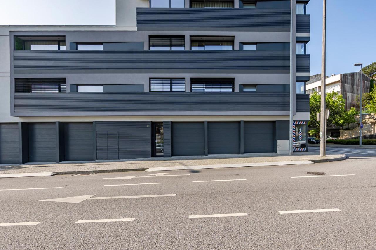 Nomads Lux - 2Bdr & Parking Flores Square 포르투 외부 사진